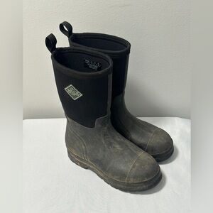 The Muck Boot Company Youth Sz 5 Boots Used 
Farm
Rain 
Mud